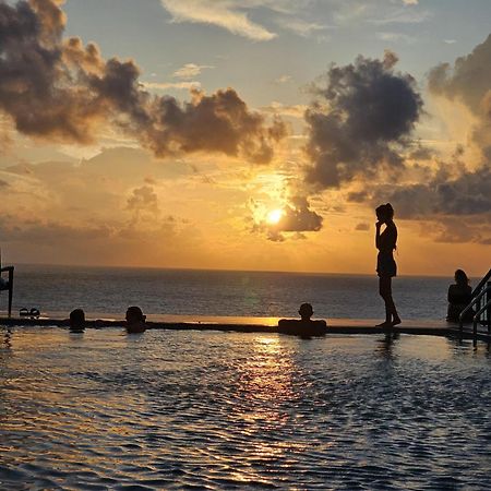 Ocean Breeze Sea View Luxury Apartments Негомбо Экстерьер фото