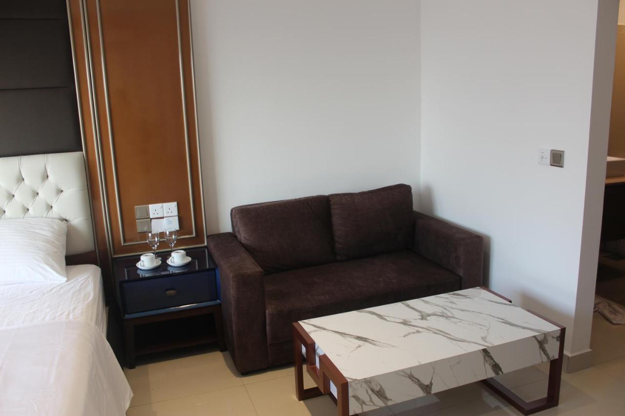 Ocean Breeze Sea View Luxury Apartments Негомбо Экстерьер фото