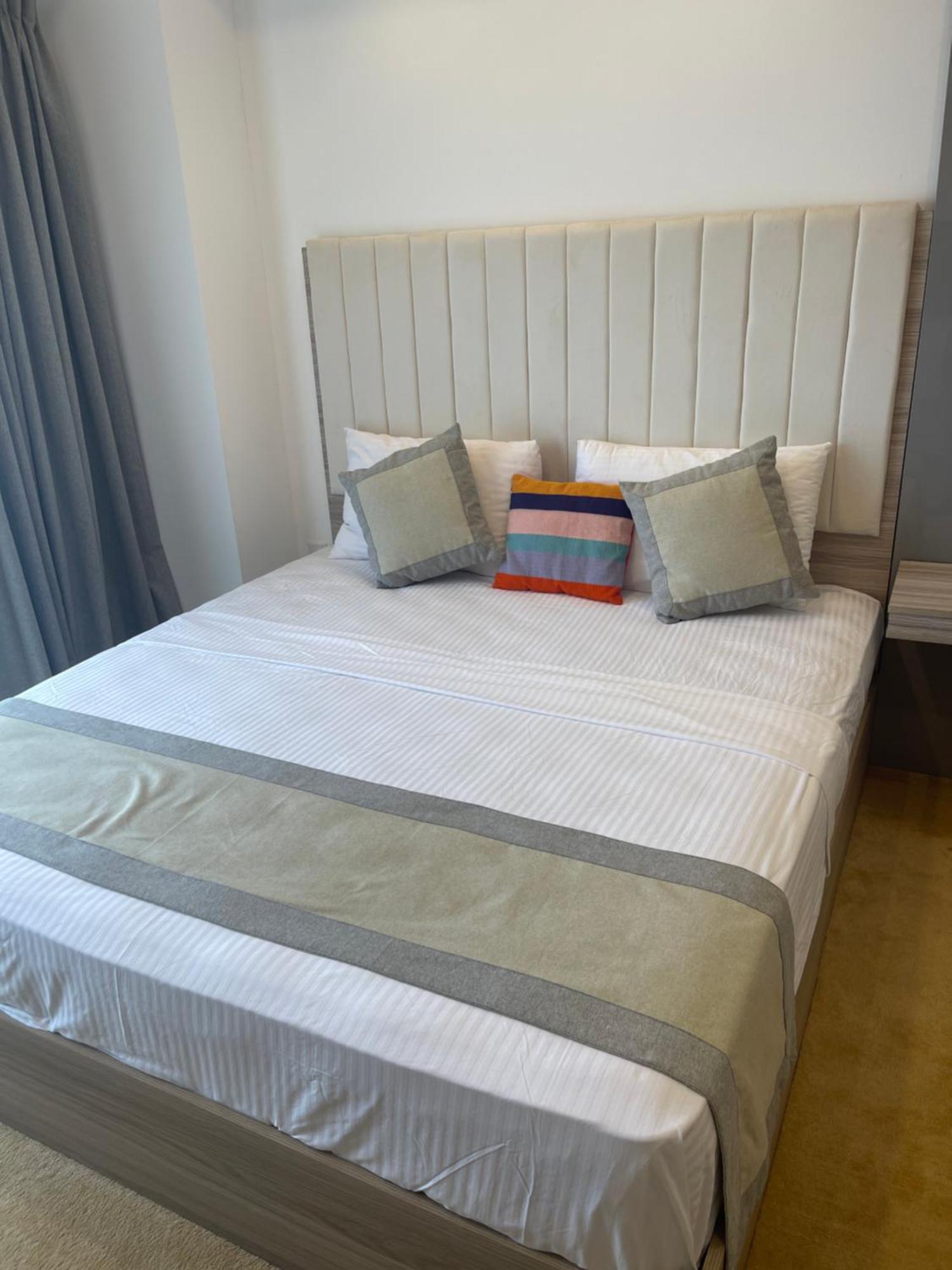 Ocean Breeze Sea View Luxury Apartments Негомбо Экстерьер фото
