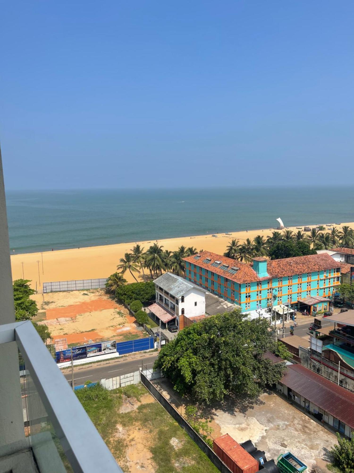 Ocean Breeze Sea View Luxury Apartments Негомбо Экстерьер фото