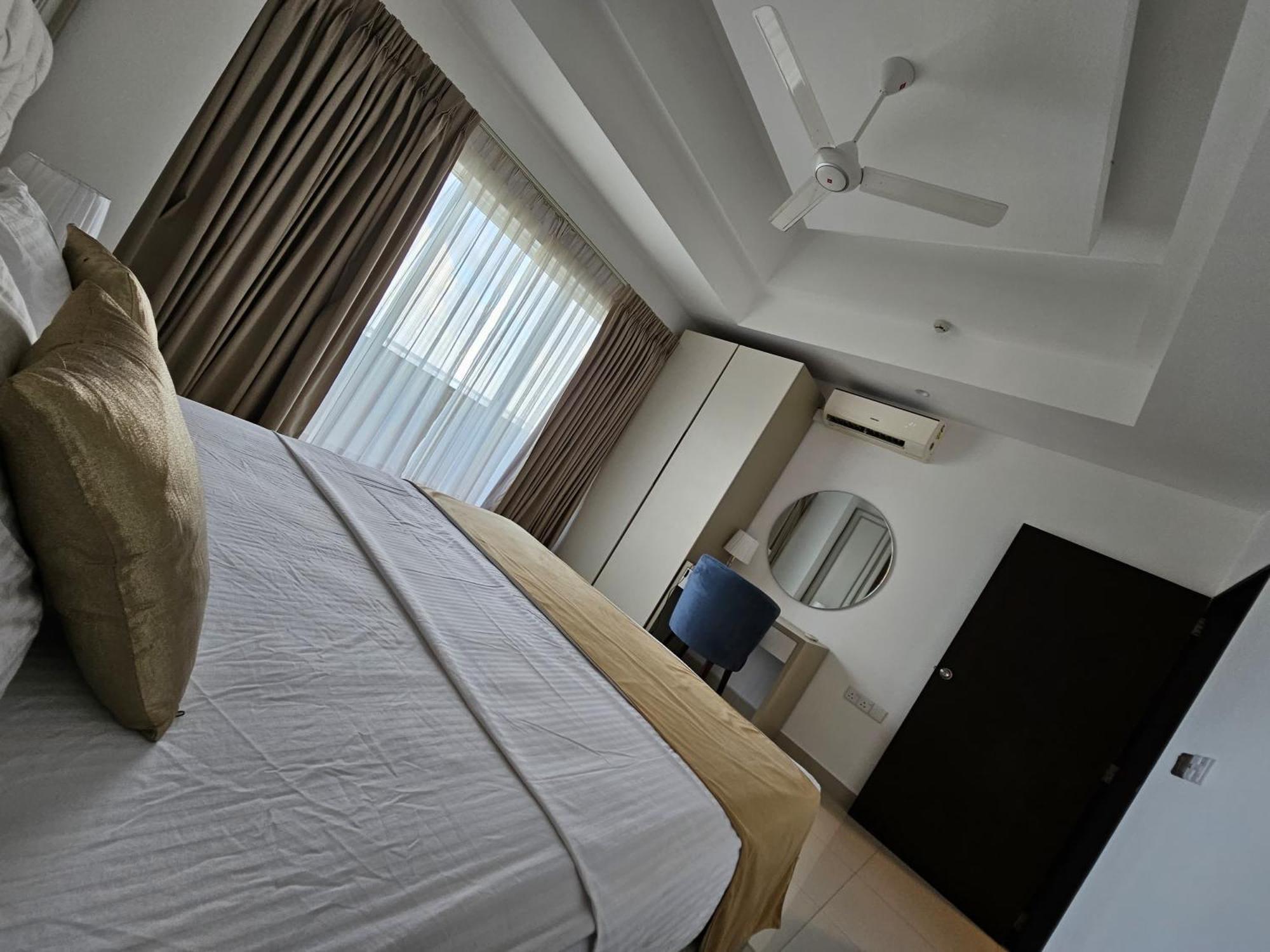 Ocean Breeze Sea View Luxury Apartments Негомбо Экстерьер фото